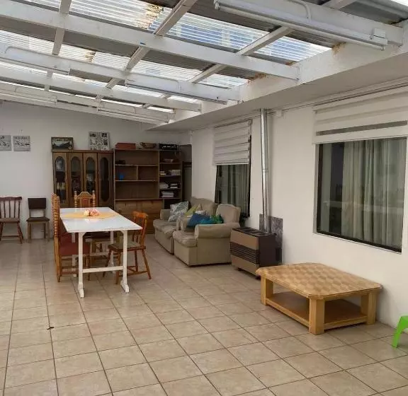 Aamiaismajoitus (B&B) Karol Hostal