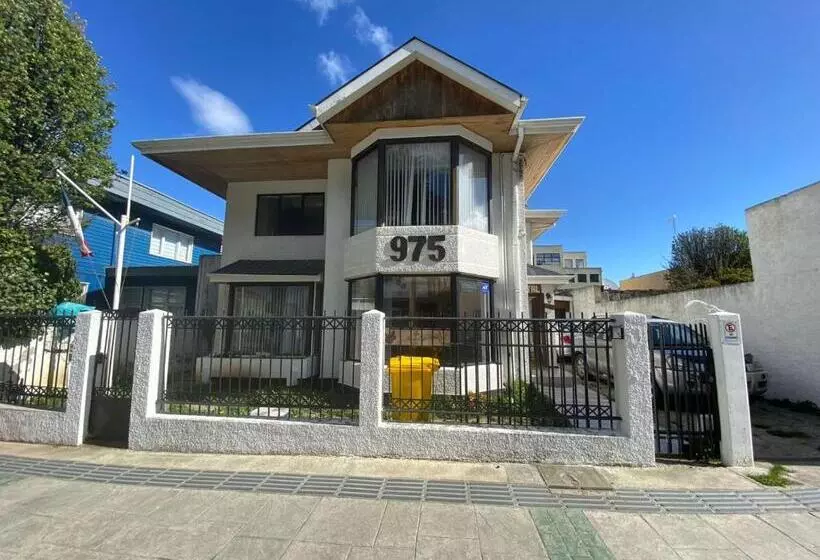 Aamiaismajoitus (B&B) Karol Hostal