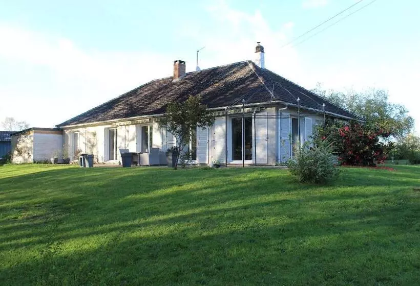 Aamiaismajoitus (B&B) Le Pré Du Buis