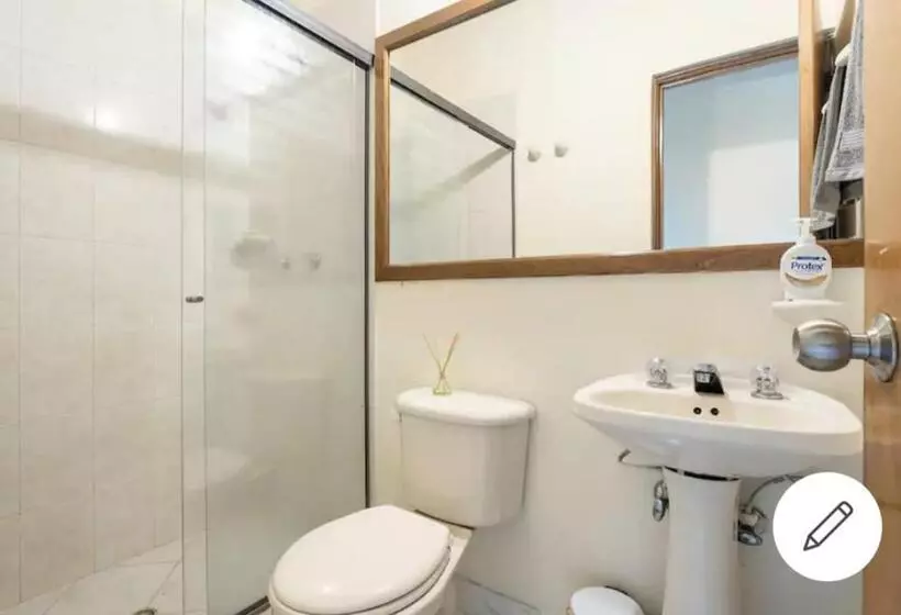 ベッドアンドブレックファースト Semidouble Room At Medellín S Best Location