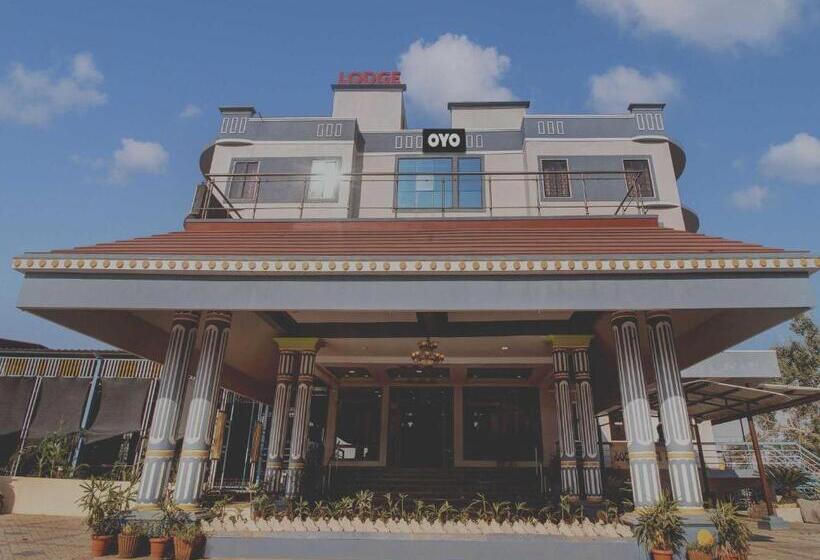 Collection O Hotel Partha International