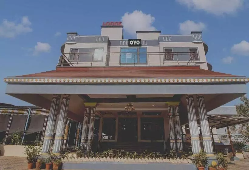 Collection O Hotel Partha International