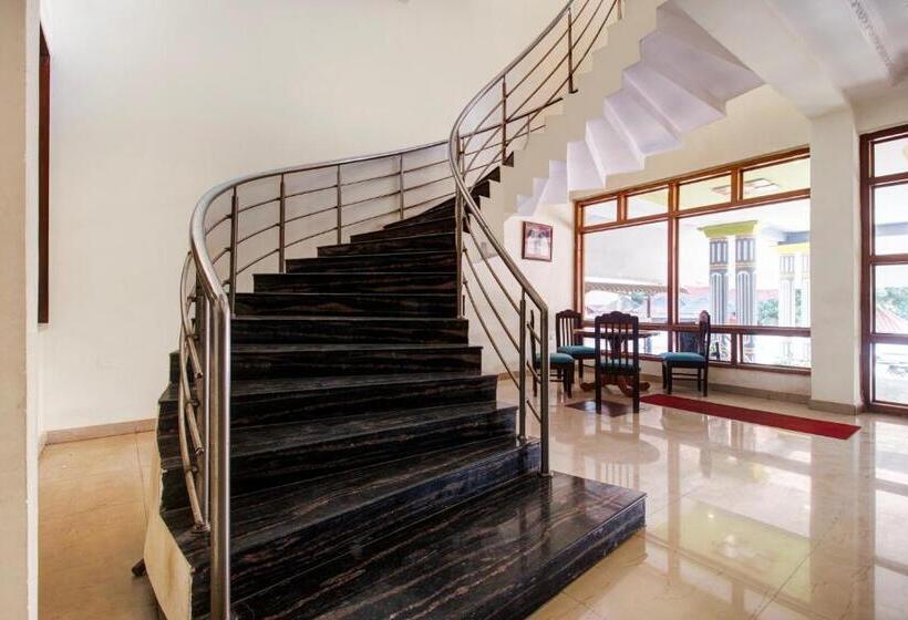 Collection O Hotel Partha International