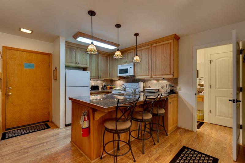 Cozy Ski Chalet Only 120 Yds To Lift! King Bed