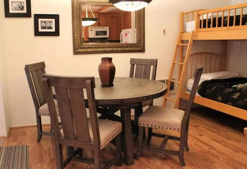 Cozy Ski Chalet   Only 120 Yds To Lift! King Bed