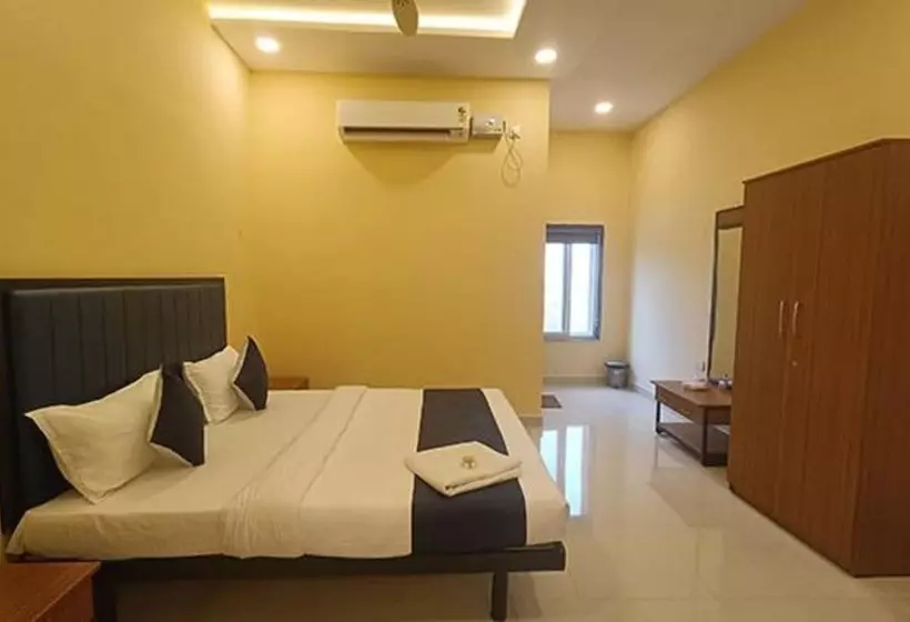 Fabhotel Mint Park   Nr Nmims College