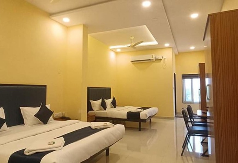 Fabhotel Mint Park   Nr Nmims College