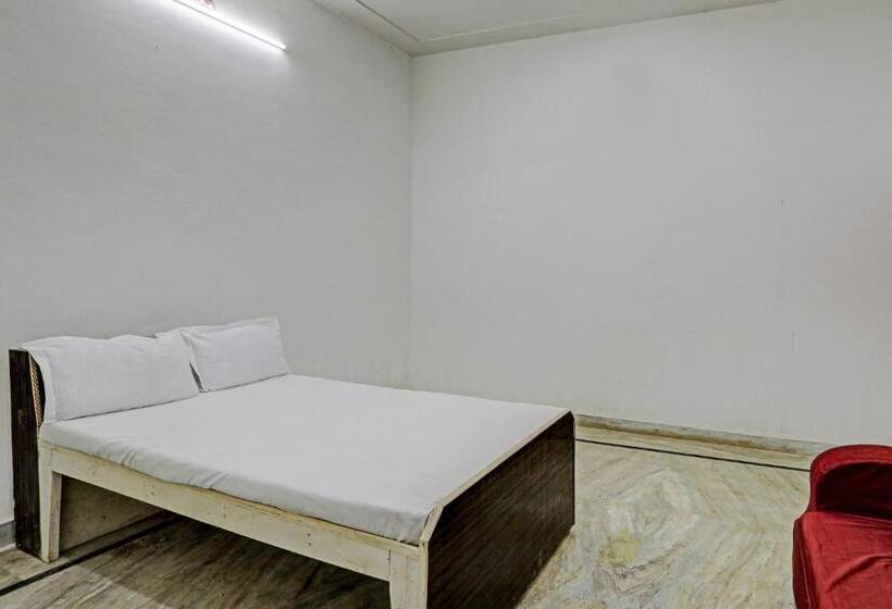 בית מלון כפרי Oyo Deewan Banquets & Resort