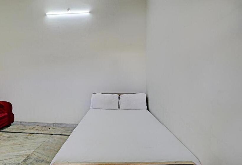 בית מלון כפרי Oyo Deewan Banquets & Resort