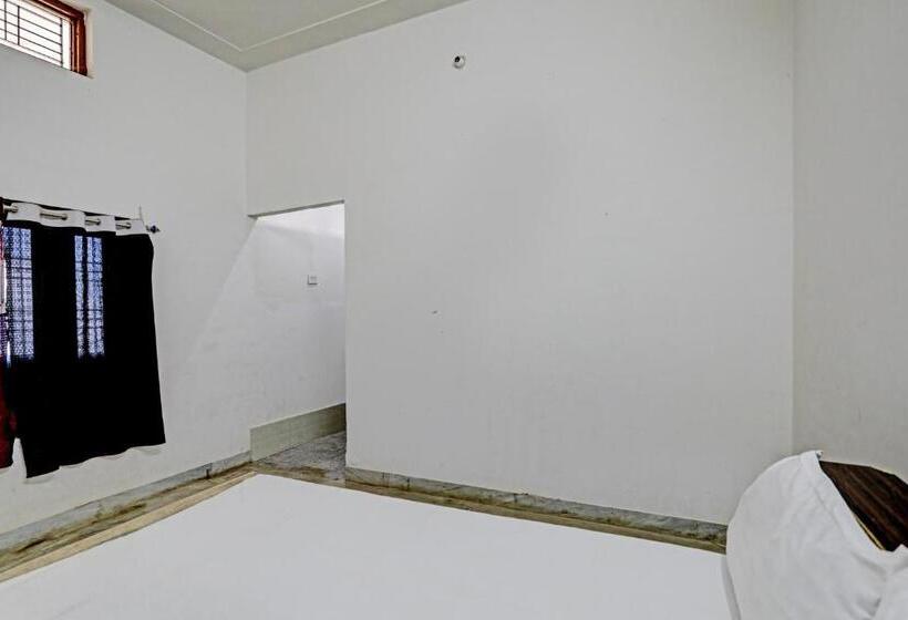 בית מלון כפרי Oyo Deewan Banquets & Resort