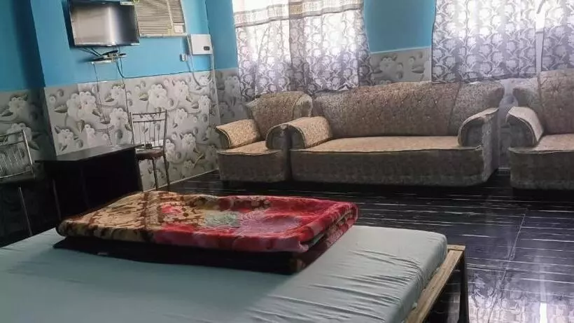 New Hotel Gautam Lodging & Fooding
