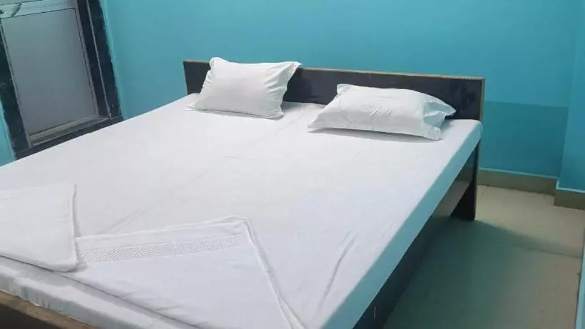 New Hotel Gautam Lodging & Fooding