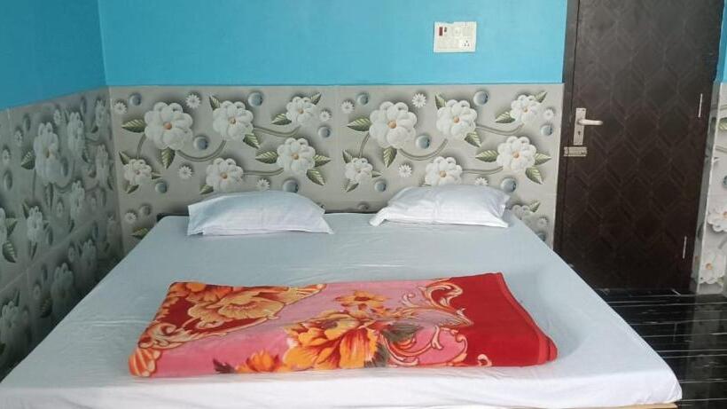 New Hotel Gautam Lodging & Fooding