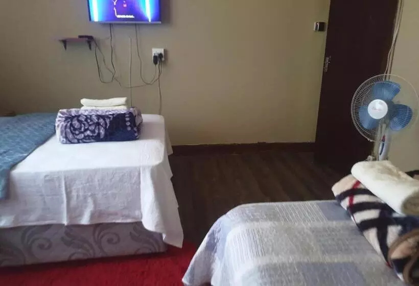 Majatalo Randgate Guesthouse