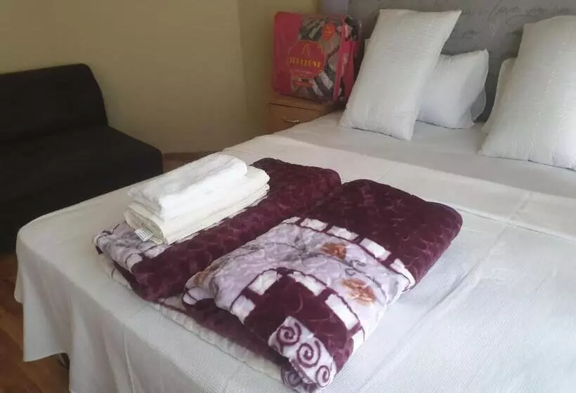 Majatalo Randgate Guesthouse