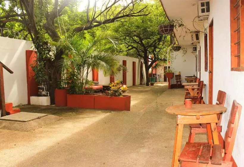 ペンション Sierraventura Hostel
