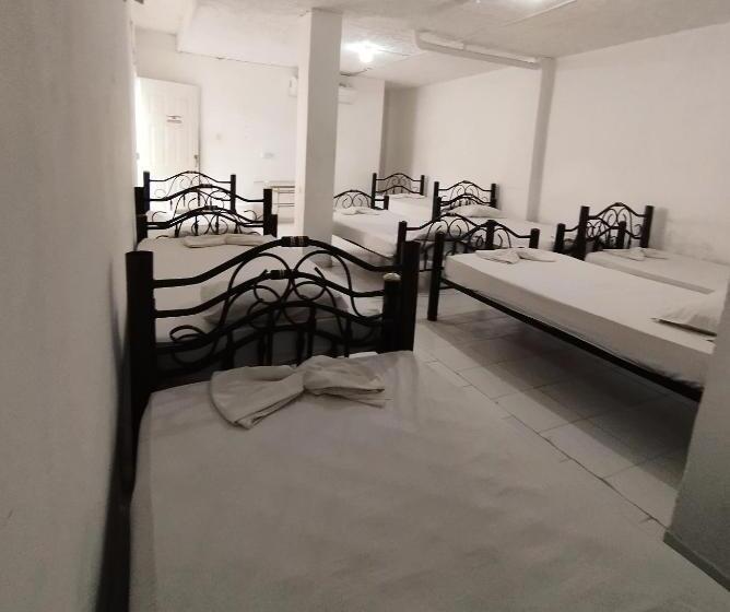 پانسیون Sierraventura Hostel