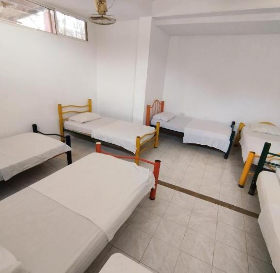 پانسیون Sierraventura Hostel