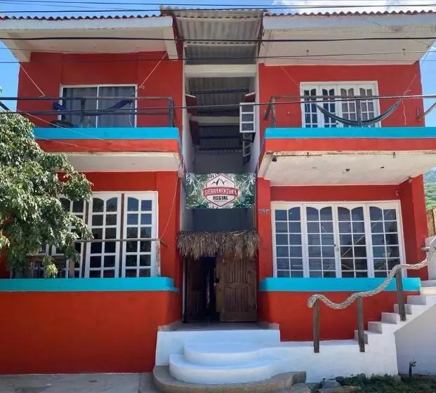 ペンション Sierraventura Hostel