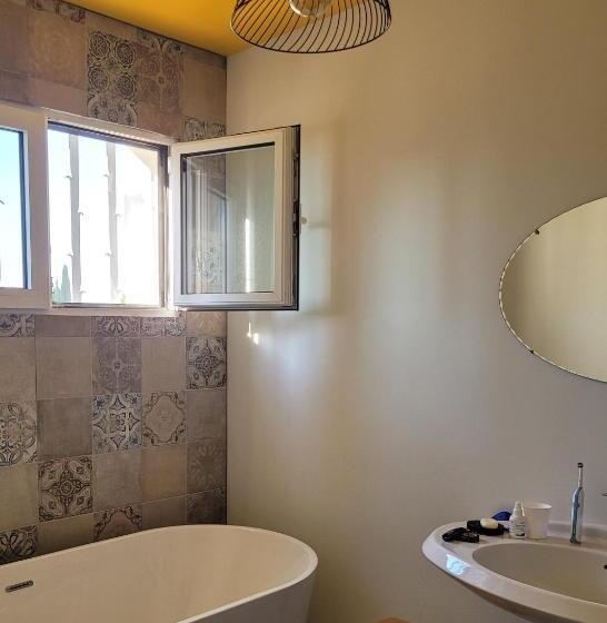 تختخواب و صبحانه Chambre Confortable Vue Sur Mer