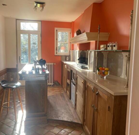 Bed and Breakfast Château De Roberville