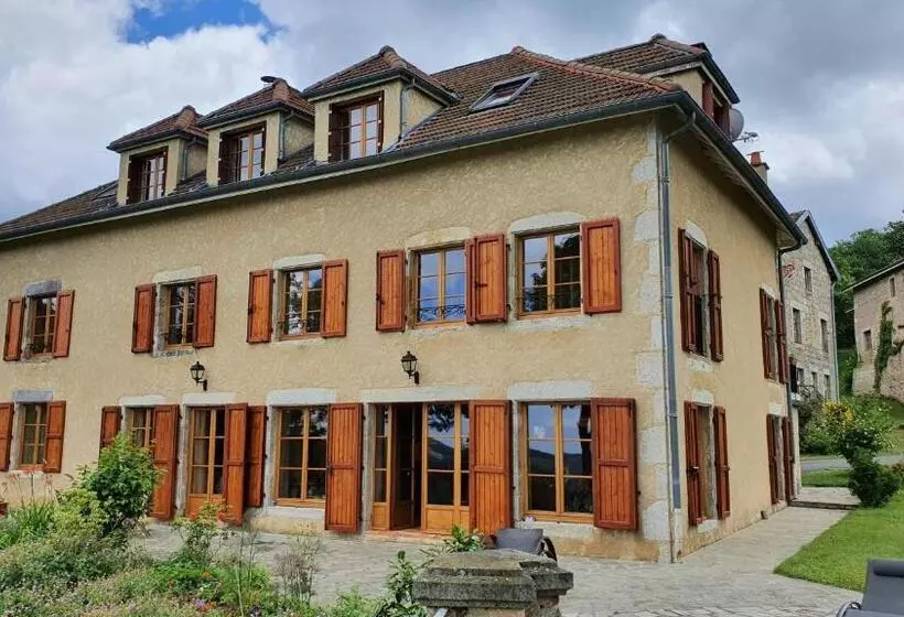 ベッドアンドブレックファースト Domaine De Montvianeix