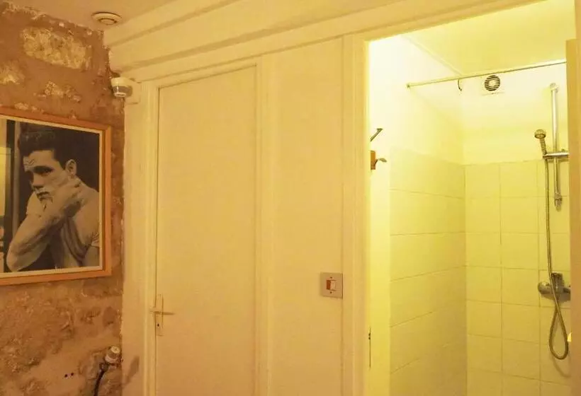 Aamiaismajoitus (B&B) Hameau De La Brousse