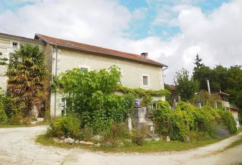 Aamiaismajoitus (B&B) Hameau De La Brousse