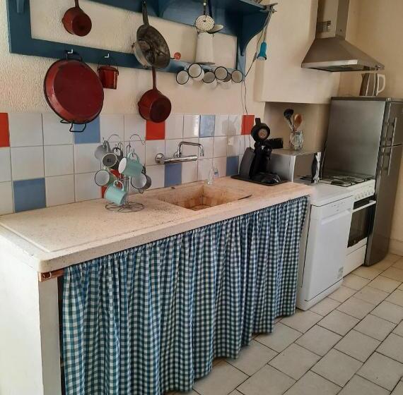 ベッドアンドブレックファースト Petite La Belle