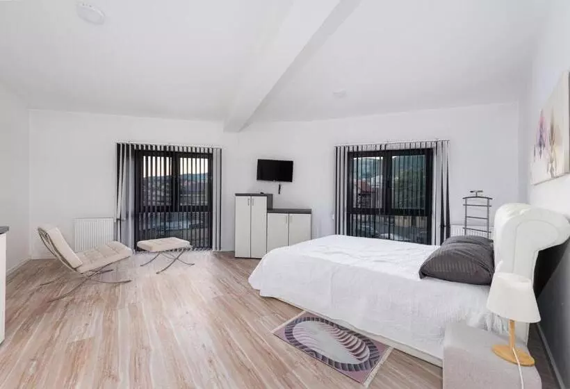 Fenix Apartmani