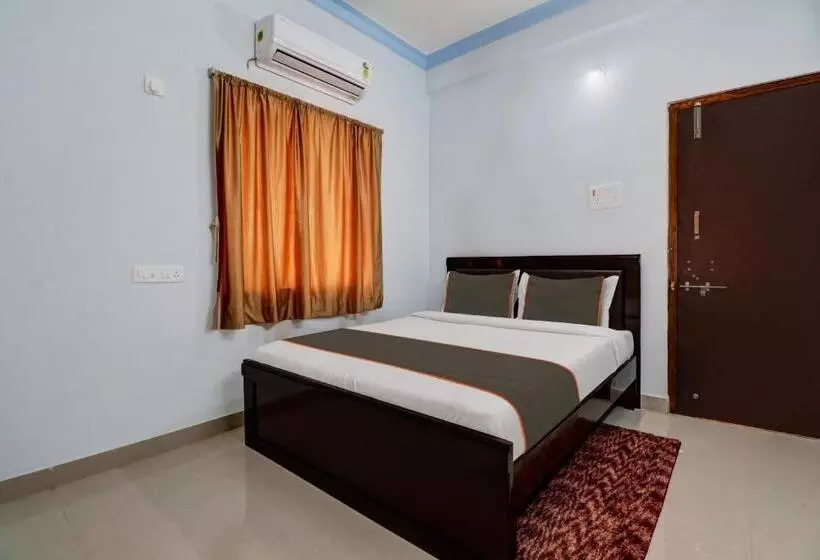 Hotelli Collection O Nandini Hill View Homestay