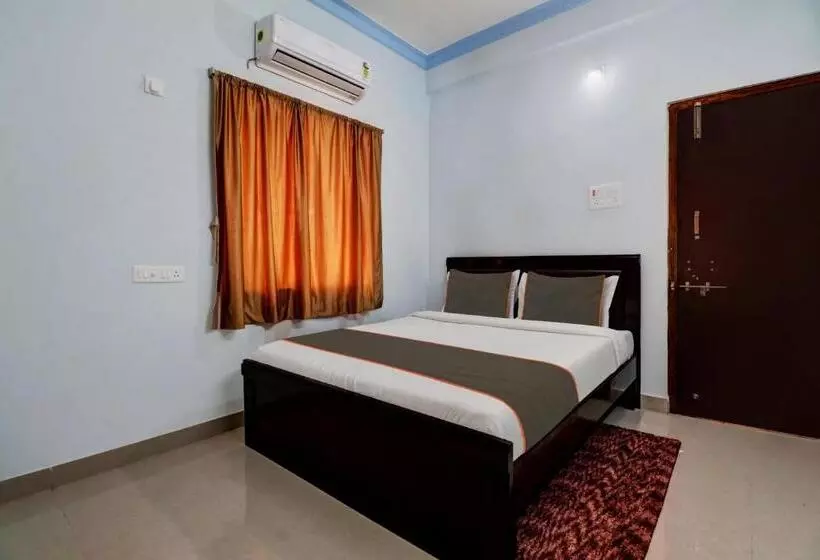 Hotelli Collection O Nandini Hill View Homestay