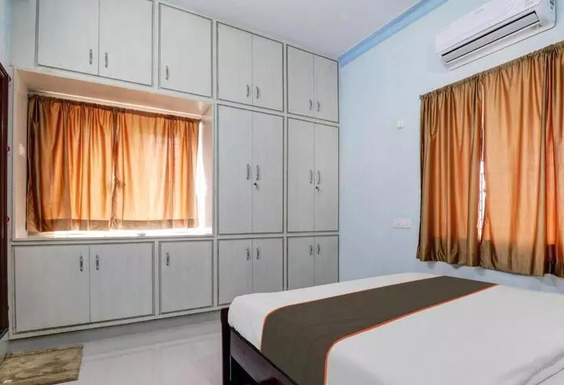 Hotelli Collection O Nandini Hill View Homestay