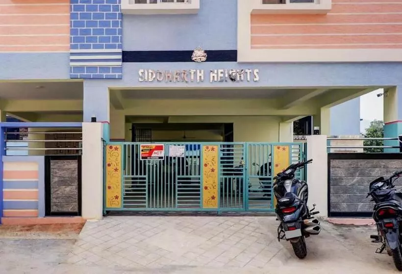Hotelli Collection O Nandini Hill View Homestay