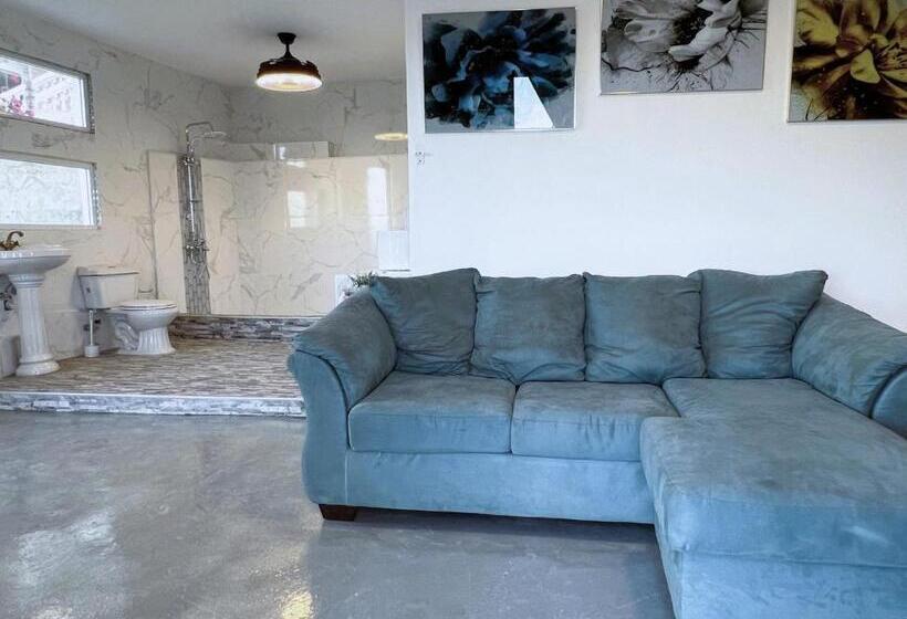 هتل Godfather #7 Balcony, Large Sofa Bed At Casablanca