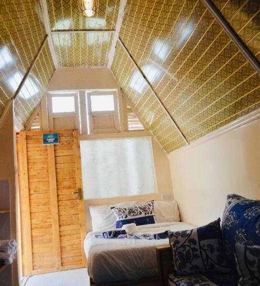 هتل Kentwood Cabins And Camp