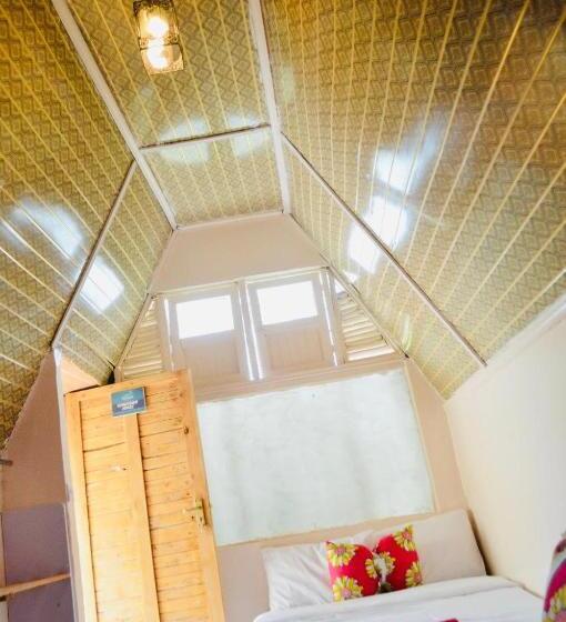 هتل Kentwood Cabins And Camp