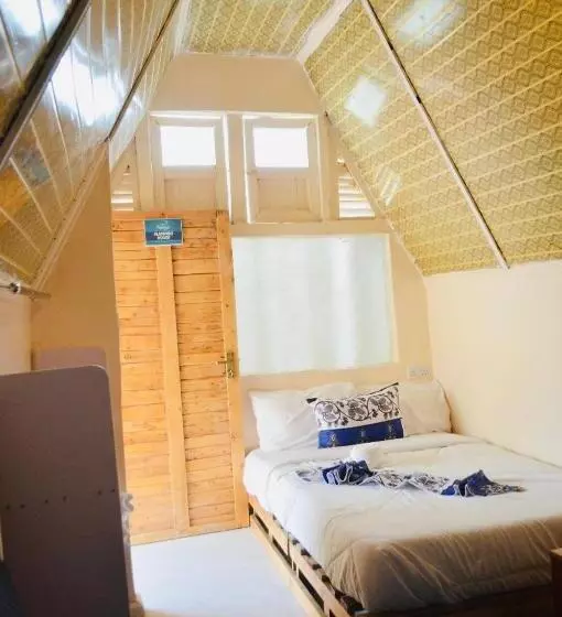 هتل Kentwood Cabins And Camp