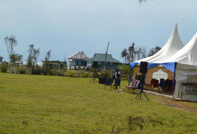 هتل Kentwood Cabins And Camp