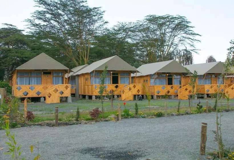 هتل Kentwood Cabins And Camp