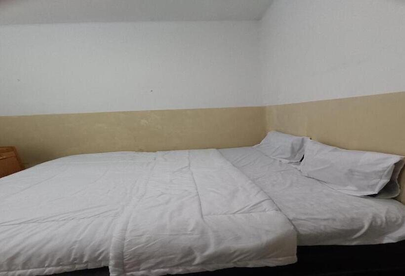 هتل Oyo 93207 Merah House