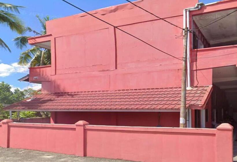 هتل Oyo 93207 Merah House