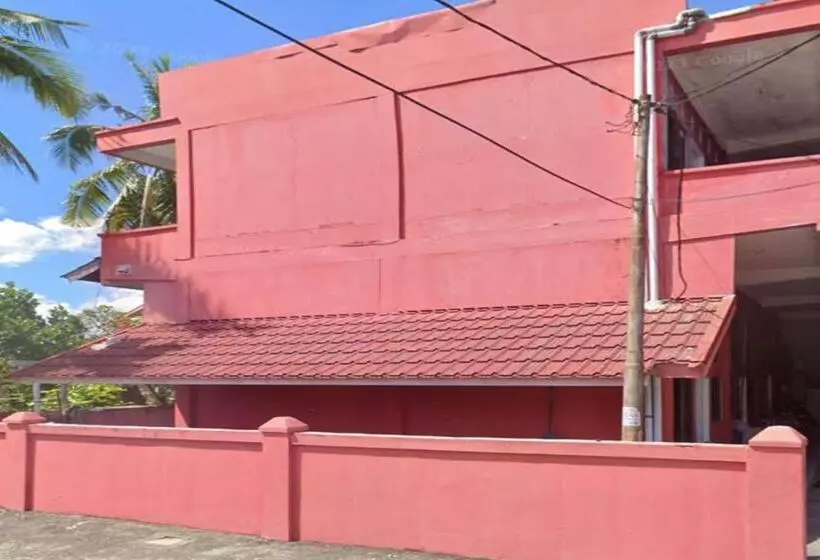 Hotelli Oyo 93207 Merah House