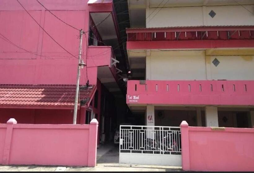 هتل Oyo 93207 Merah House