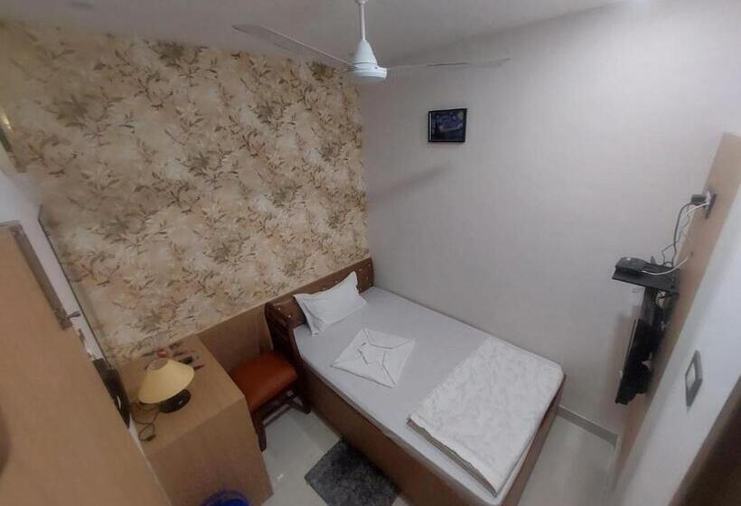 בית מלון כפרי Sunshine & Restaurant