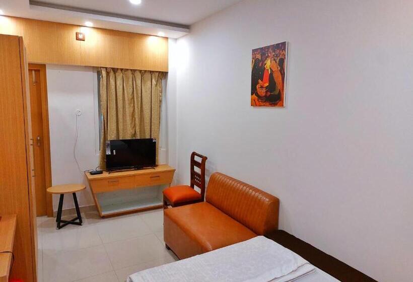 בית מלון כפרי Sunshine & Restaurant