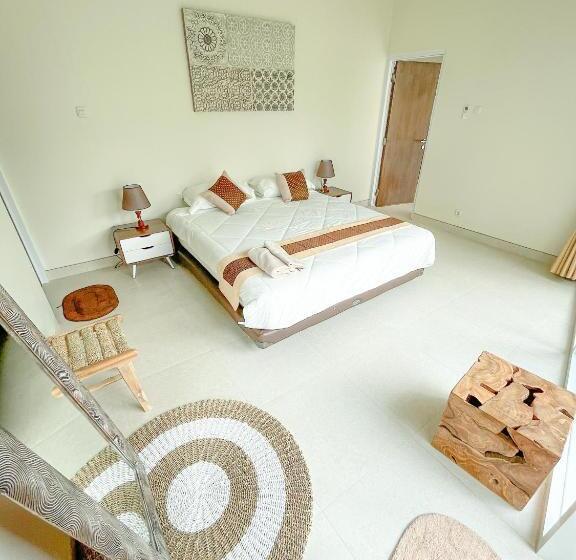 Отель Villa Kanjeng Heritage Home Jogja