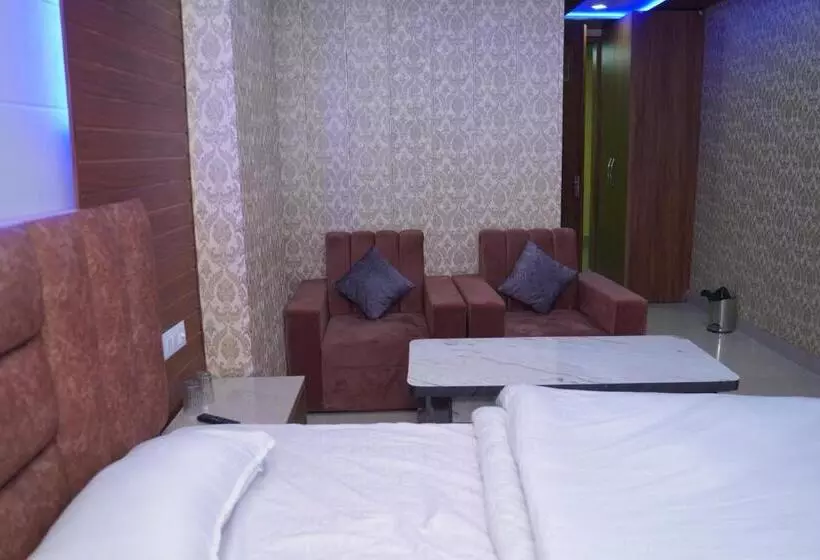 Jb Hotel And Resort