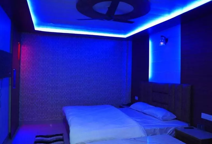 Jb Hotel And Resort