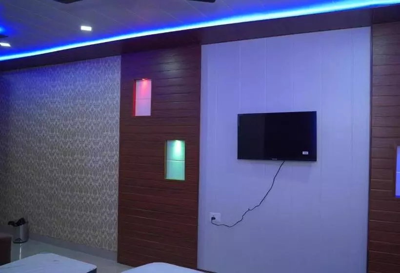 Jb Hotel And Resort